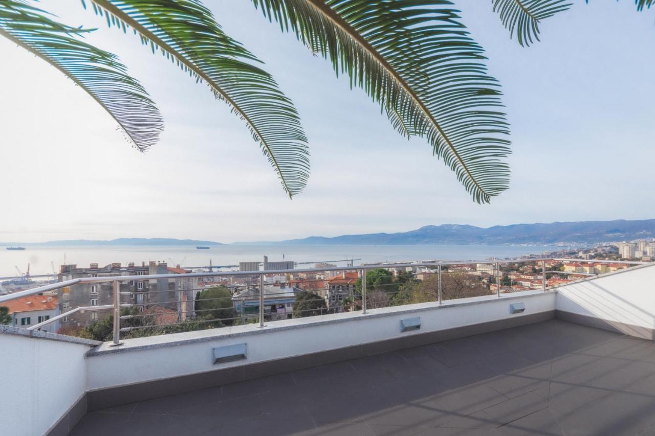 Penthouse Belvedere City View With Private Parking Fiume Esterno foto