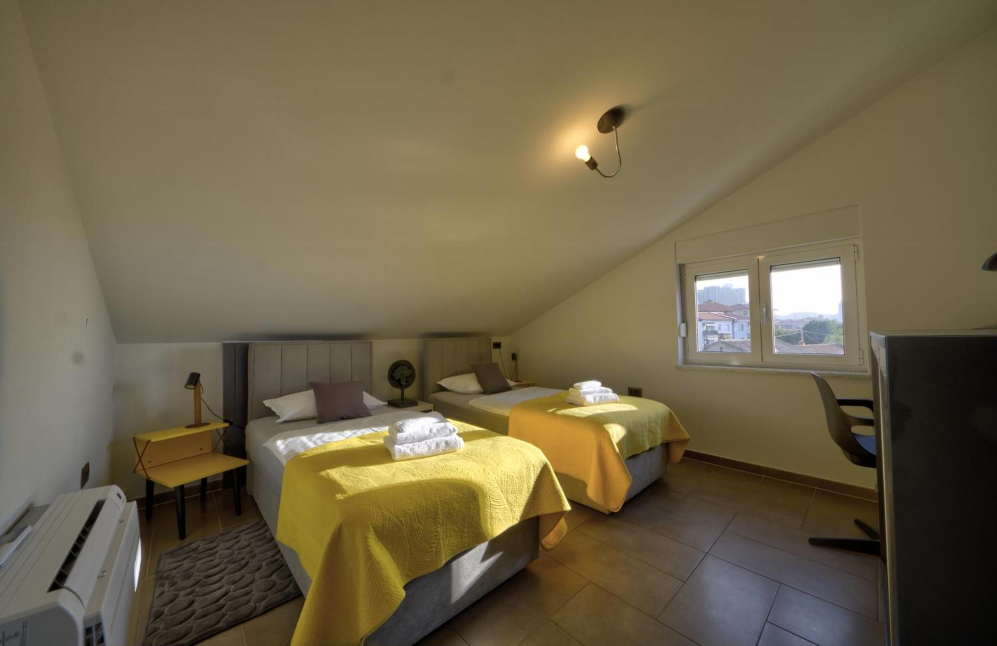 Penthouse Belvedere City View With Private Parking Fiume Esterno foto